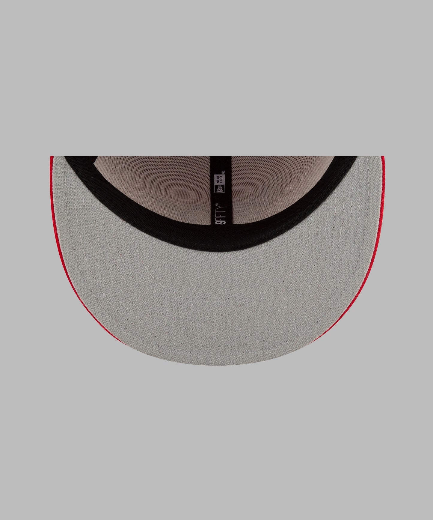 CRIMSON CROWN 9FIFTY SNAPBACK WITH GREY UNDERVISOR