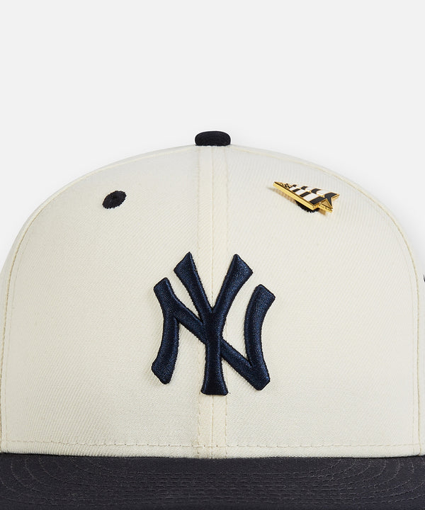 Planes x New York Yankees Chrome White 9Fifty Snapback